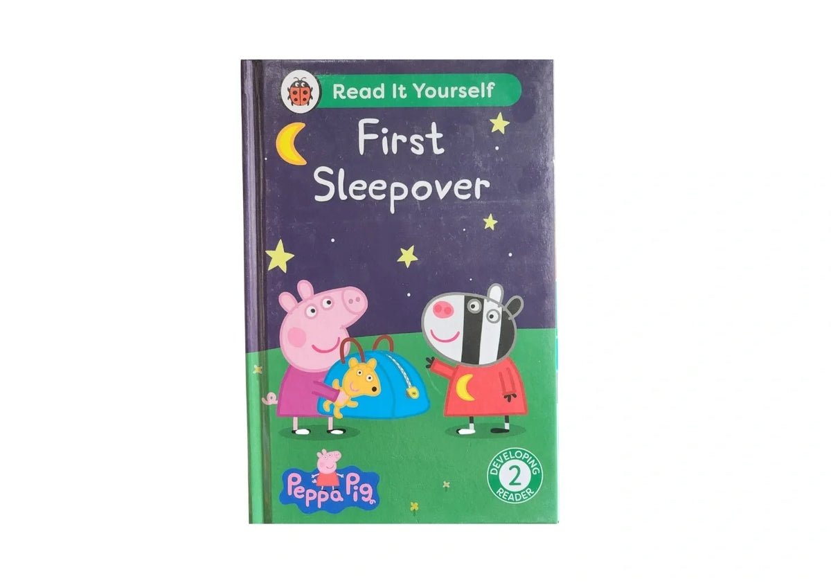 Peppa Pig First Sleepover: Read It Yourself - Level 2 Developing Reader